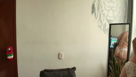 Snapshot of alyssia_wolds_1 chatting on November 10, 11:20 am alyssia wolds online show from November 10, 11:20 am