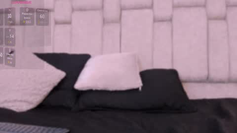 Snapshot of alysslender chatting on December 17, 4:02 pm Alys online show from December 17, 4:02 pm