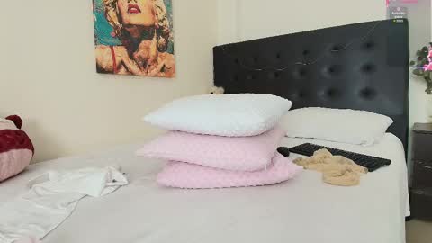 Isabella online show from February 25, 11:00 pm