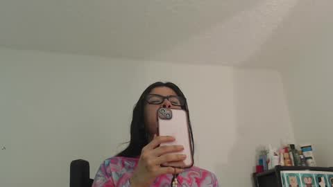 Snapshot of amadamar chatting on January 25, 1:54 am valentia online show from January 25, 1:54 am