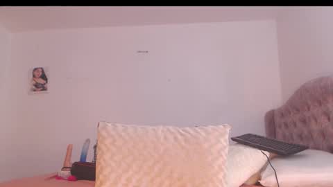 valentia online show from November 1, 2:02 am