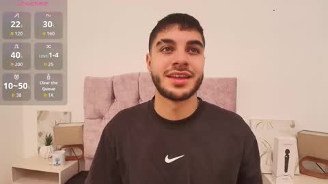 Snapshot of amadeo_wild chatting on October 25, 4:24 pm Amadeo Wild online show from October 25, 4:24 pm