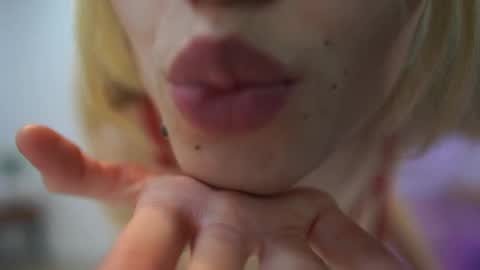 Amai  Liu online show from January 5, 5:27 pm