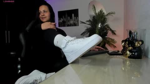 anny online show from February 4, 2:17 am