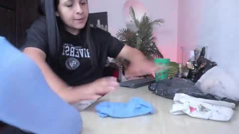 anny online show from April 28, 2:27 am