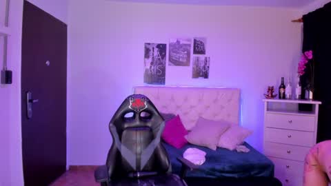 B I A N C A online show from January 6, 7:52 am