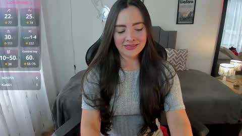 Hi Im AmaiaHelp me reach 100 likes online show from October 15, 8:09 pm