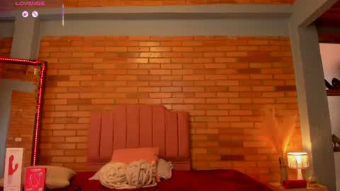Snapshot of amaia_monet chatting on June 20, 8:55 pm Hi Im AmaiaHelp me reach 100 likes online show from June 20, 8:55 pm