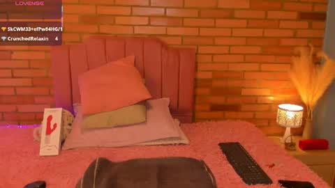 Snapshot of amaia_monet chatting on July 28, 8:52 pm Hi Im AmaiaHelp me reach 100 likes online show from July 28, 8:52 pm