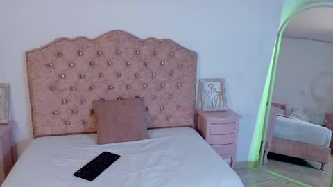 amaia_monroe online show from June 7, 3:54 am