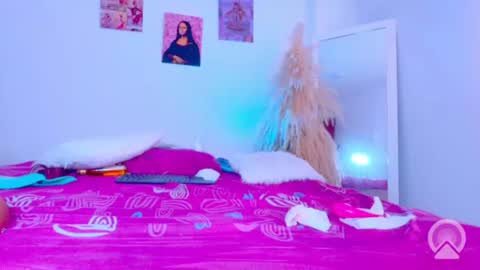 Snapshot of amaiaa_love chatting on July 28, 4:39 pm AMAIA online show from July 28, 4:39 pm