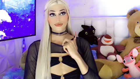 Snapshot of amal_baddel_ chatting on February 15, 2:55 pm amal_baddel_ online show from February 15, 2:55 pm