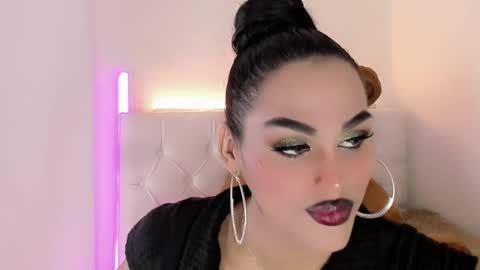 amal_baddel_ online show from January 17, 6:33 pm