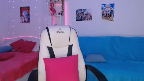 Snapshot of amala_lee chatting on February 24, 3:12 am Alice online show from February 24, 3:12 am