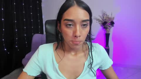 Snapshot of amalia_cruss chatting on December 11, 7:20 am Amalia cruss online show from December 11, 7:20 am