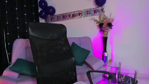 Snapshot of amalia_cruss chatting on January 31, 8:43 am Amalia cruss online show from January 31, 8:43 am