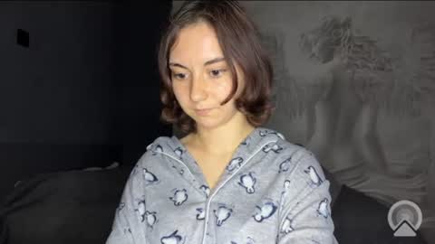 Snapshot of amalia_lambert13 chatting on June 11, 9:24 pm amalia_lambert13 online show from June 11, 9:24 pm
