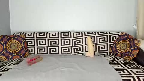 Snapshot of amalia_mio chatting on May 24, 9:25 am Amalia online show from May 24, 9:25 am