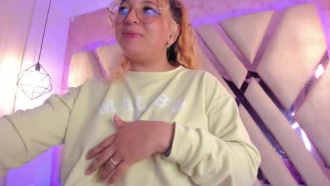 Snapshot of amalia_rosse_ chatting on February 2, 8:24 am Amalia Im Back See you soon this January 7 at 10 pm Colombia time online show from February 2, 8:24 am