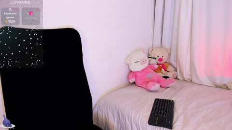 Snapshot of amaliaandrade chatting on December 14, 8:45 am Amalia real MIA online show from December 14, 8:45 am