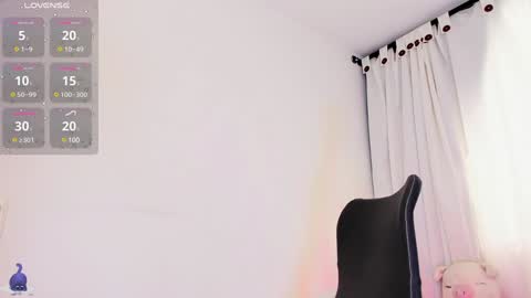 Snapshot of amaliaandrade chatting on December 18, 11:24 am Amalia real MIA online show from December 18, 11:24 am