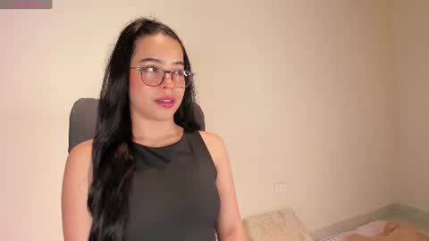 Amalia    real MIA  online show from July 6, 4:20 am