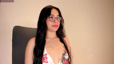 Amalia    real MIA  online show from August 4, 2:37 am
