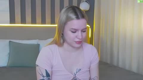 Snapshot of amaliabell chatting on May 15, 1:18 pm Amalia online show from May 15, 1:18 pm