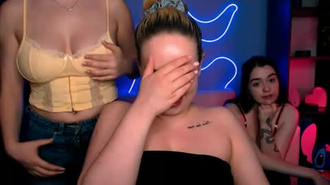 Amalia online show from June 8, 1:28 am