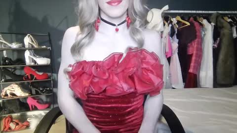 Snapshot of amaliecd chatting on January 19, 7:04 pm Amalie online show from January 19, 7:04 pm