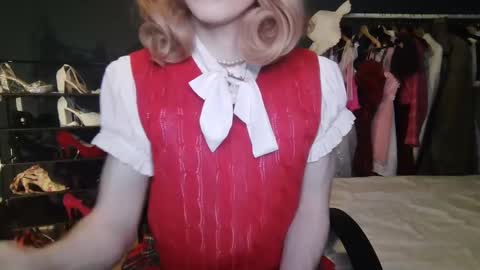 Snapshot of amaliecd chatting on February 2, 7:14 pm Amalie online show from February 2, 7:14 pm