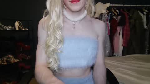 Snapshot of amaliecd chatting on March 2, 5:47 pm Amalie online show from March 2, 5:47 pm