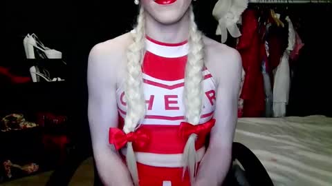 Snapshot of amaliecd chatting on October 23, 7:56 pm Amalie online show from October 23, 7:56 pm