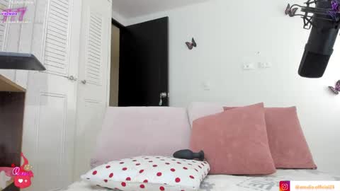 Snapshot of amalix23 chatting on April 21, 7:06 pm Amalia Ig online show from April 21, 7:06 pm