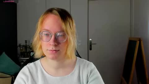 Snapshot of amanda_butlerr chatting on November 23, 9:53 am Hi im Amanda online show from November 23, 9:53 am