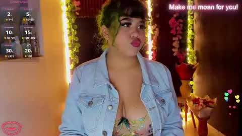 Snapshot of amanda_mooree_ chatting on July 24, 6:33 am Amanda Moore online show from July 24, 6:33 am