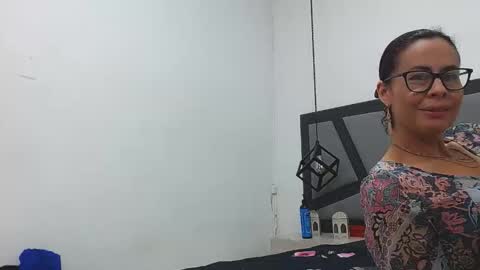 amanda_ramirez online show from January 17, 11:19 pm