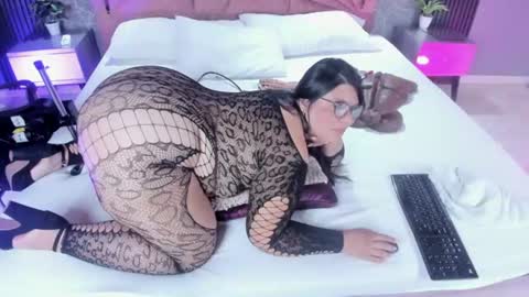 Amanda cruz online show from August 2, 12:42 am