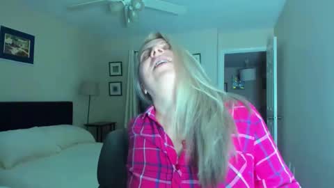 Snapshot of amandainbloom chatting on February 18, 7:48 am Amanda online show from February 18, 7:48 am