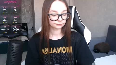 Snapshot of amaneli chatting on March 8, 3:45 pm Mila online show from March 8, 3:45 pm