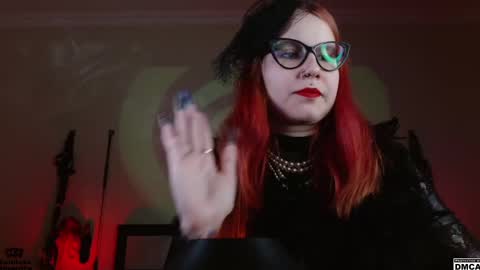 Snapshot of amanita__pantherina chatting on December 17, 11:28 am Goddess Amanita online show from December 17, 11:28 am