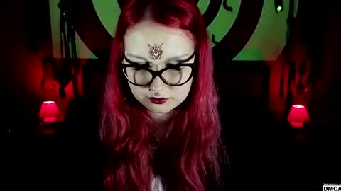 Snapshot of amanita__pantherina chatting on March 31, 10:15 am Goddess Amanita online show from March 31, 10:15 am