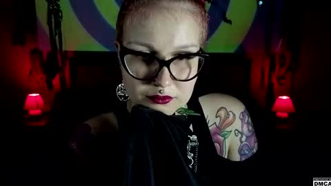 Snapshot of amanita__pantherina chatting on April 13, 11:59 am Goddess Amanita online show from April 13, 11:59 am