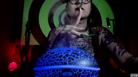 Snapshot of amanita__pantherina chatting on April 18, 8:29 am Goddess Amanita online show from April 18, 8:29 am