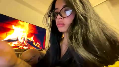 Snapshot of amapola_666 chatting on March 10, 12:37 am Ama online show from March 10, 12:37 am