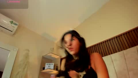 amara_brunet online show from March 11, 12:44 pm