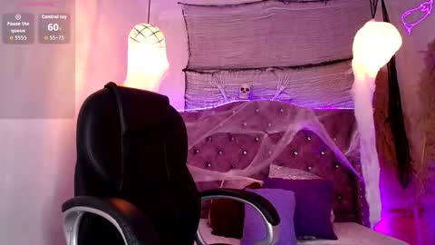 amara_davis1 online show from October 17, 4:26 am