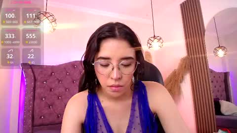 amara_davis1 online show from July 27, 1:45 am