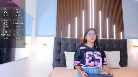Snapshot of amara_lune chatting on June 14, 3:08 am online show from June 14, 3:08 am