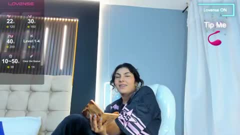 Snapshot of amara_lune chatting on June 15, 2:41 pm online show from June 15, 2:41 pm